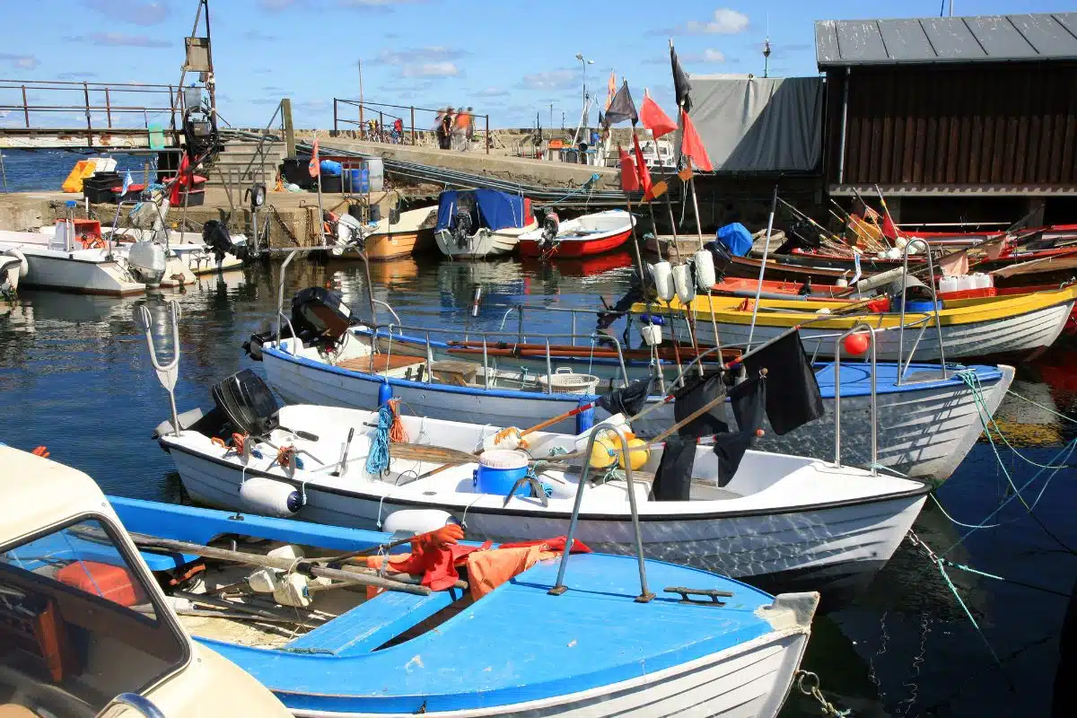Snogebæk i malownicze plaże Bornholmu 1 Snogebæk - port