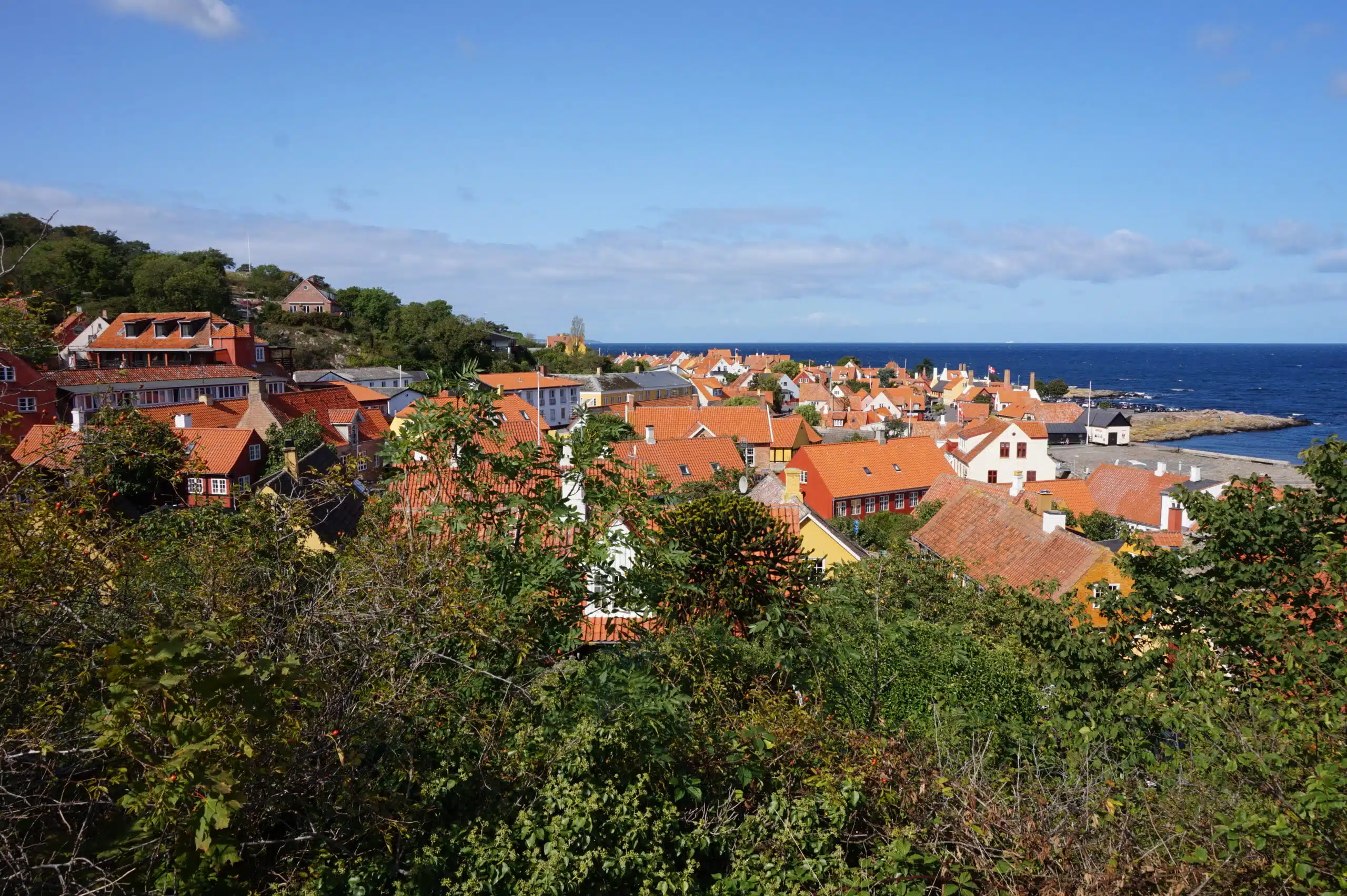 Gudhjem: miasteczko pełne słońca 1 Gudhjem Bornholm - widok na miasto