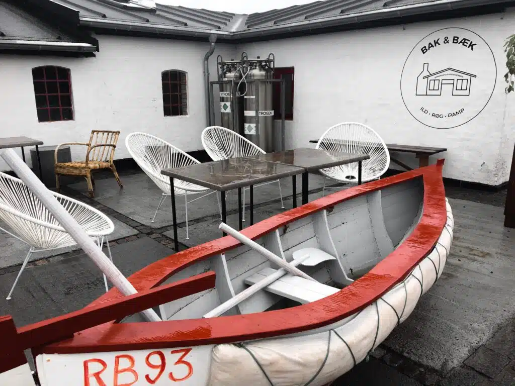 Restauracja przy porcie w Snogebæk